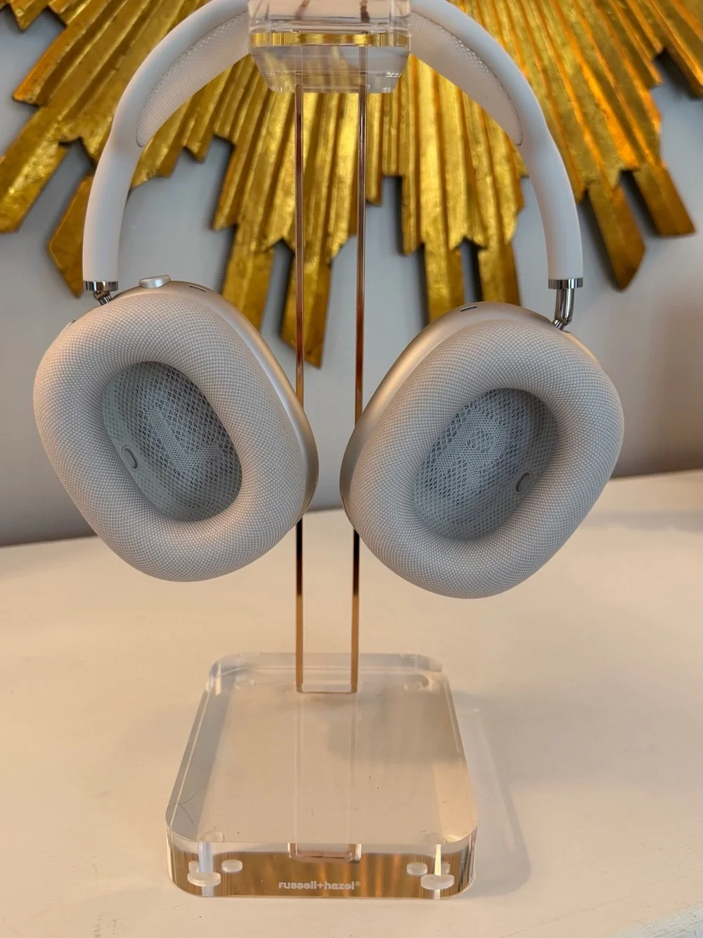 Apple AirPod Max 2 in Starlight
